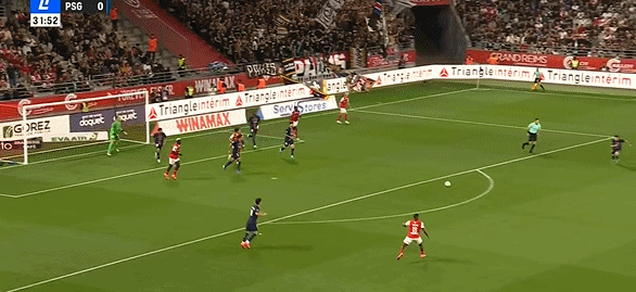 联赛名称：法甲半场结束：中村圭人闪击破门 兰斯暂1-0巴黎圣日耳曼